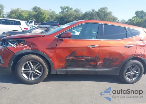 2017 Hyundai Santa Fe Sport 2.4L z USA, uszkodzony, nr VIN 5XYZTDLB9HG444244